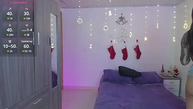 Snapshot of Kayla_foxxy chatting on December 19, 5:51 am Kayla foxxy online show from December 19, 5:51 am