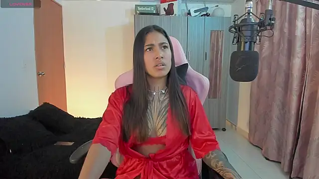 Snapshot of Kayla_foxxy chatting on February 8, 3:41 am Kayla foxxy online show from February 8, 3:41 am