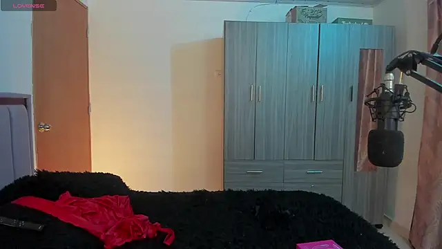 Snapshot of Kayla_foxxy chatting on September 16, 5:30 am Kayla foxxy online show from September 16, 5:30 am