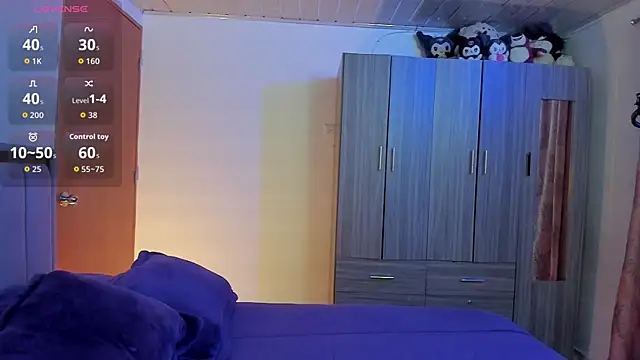 Snapshot of Kayla_foxxy chatting on October 1, 9:59 am Kayla foxxy online show from October 1, 9:59 am