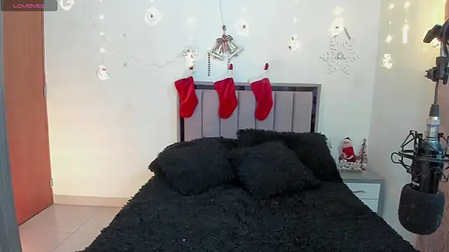 Snapshot of Kayla_foxxy chatting on December 3, 3:58 am Kayla foxxy online show from December 3, 3:58 am