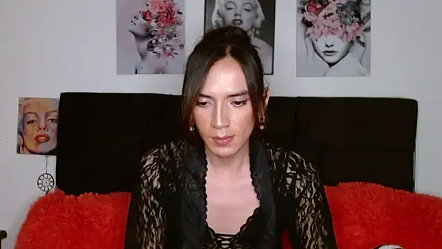 pearllatin online show from October 3, 1:24 am