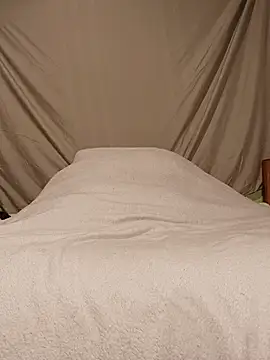 niesmialy39oon online show from November 1, 5:42 am