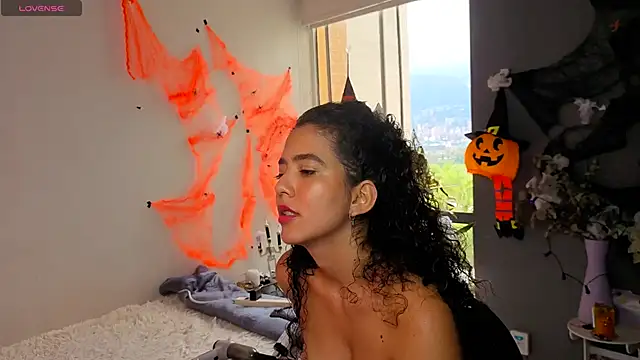 arteverena online show from October 11, 7:45 pm