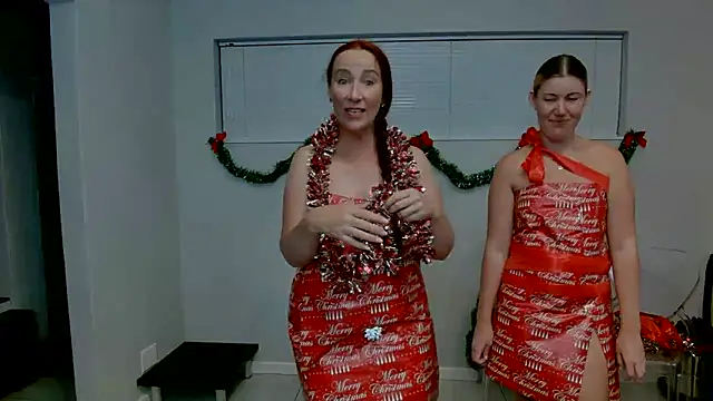 Snapshot of C1eopatra chatting on December 15, 6:26 pm C1eopatra online show from December 15, 6:26 pm