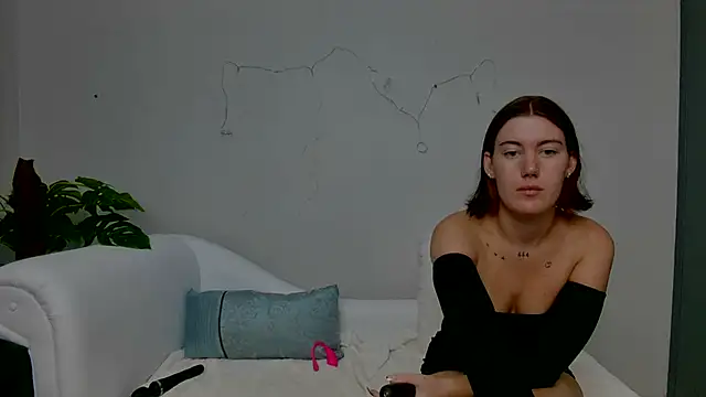 Snapshot of C1eopatra chatting on January 16, 6:48 pm C1eopatra online show from January 16, 6:48 pm