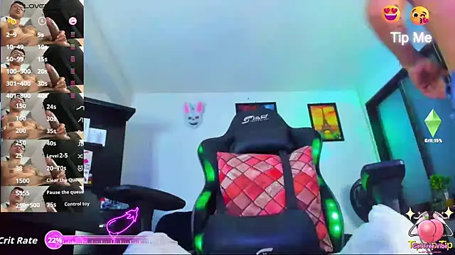 Snapshot of danitattoshot23cmc chatting on October 17, 3:31 am danitattoshot23cmc online show from October 17, 3:31 am