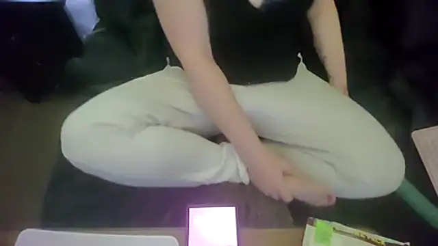 Snapshot of XxxAprilxxX chatting on October 29, 2:58 am XxxAprilxxX online show from October 29, 2:58 am