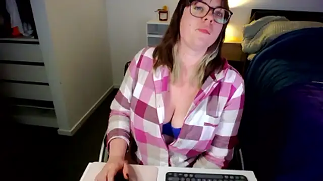 XxxAprilxxX online show from June 8, 11:54 am