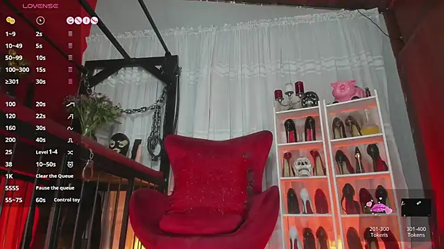 Snapshot of MistressAndre chatting on March 27, 9:14 pm MistressAndre online show from March 27, 9:14 pm