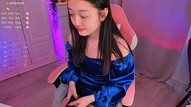 FreyaRaya online show from December 14, 8:34 am