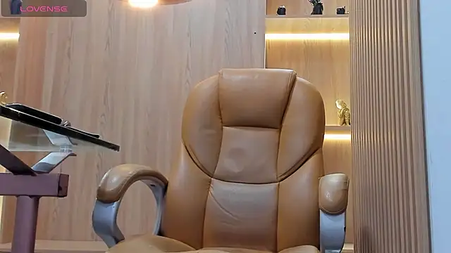 Snapshot of George_Diesell chatting on January 24, 8:22 pm George Diesell online show from January 24, 8:22 pm