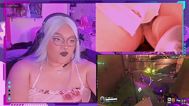 Snapshot of MegariaB chatting on January 28, 7:43 am MegariaB online show from January 28, 7:43 am