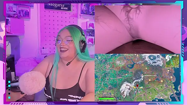 Snapshot of MegariaB chatting on October 4, 3:48 am MegariaB online show from October 4, 3:48 am