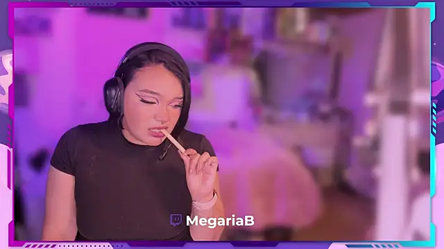 Snapshot of MegariaB chatting on November 13, 4:55 am MegariaB online show from November 13, 4:55 am