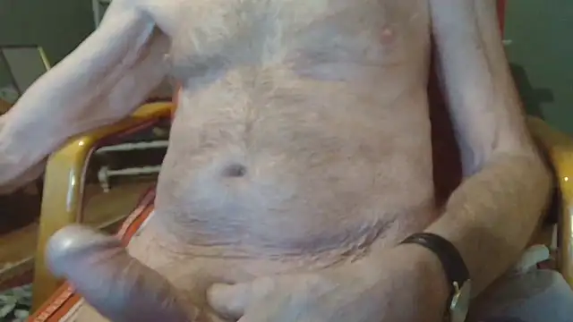 Snapshot of lasseoldman chatting on February 13, 4:25 pm lasseoldman online show from February 13, 4:25 pm