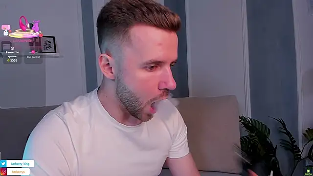 Snapshot of EnriqueBarberry chatting on May 7, 11:15 am EnriqueBarberry online show from May 7, 11:15 am