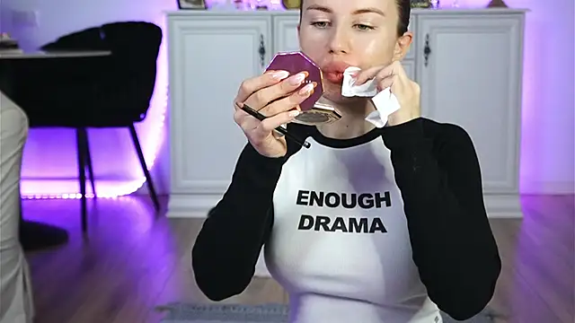 ivyleague  online show from October 26, 5:02 am