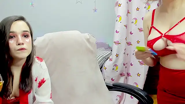 Snapshot of Evelyn_Harper@xh chatting on February 14, 3:33 am Evelyn Harperxh online show from February 14, 3:33 am