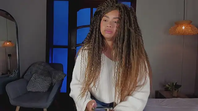 nayah   online show from October 28, 7:38 pm