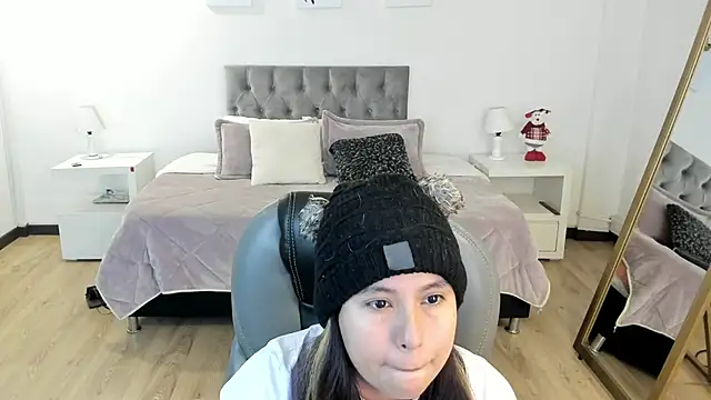  Natalie18 online show from December 27, 2:36 am