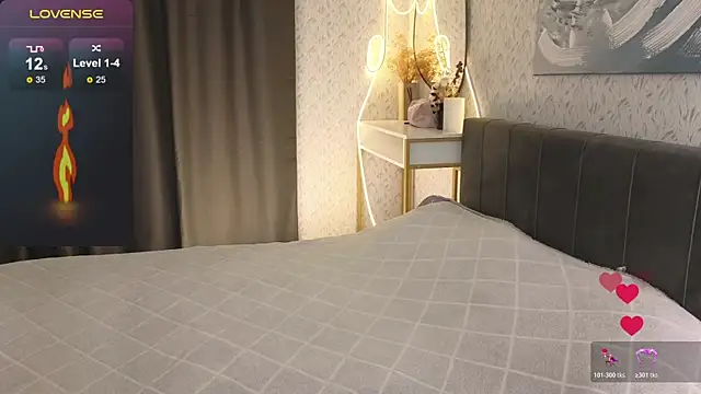 Snapshot of YourSweetDream_ chatting on October 18, 8:26 am YourSweetDream  online show from October 18, 8:26 am