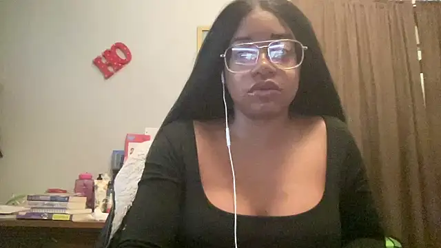 MommyConfident online show from September 30, 1:05 pm