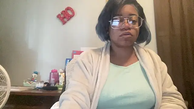 MommyConfident online show from October 24, 2:35 pm