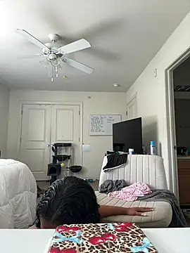 VanessaBling online show from June 30, 2:40 pm