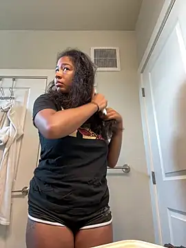 VanessaBling online show from July 27, 2:46 pm
