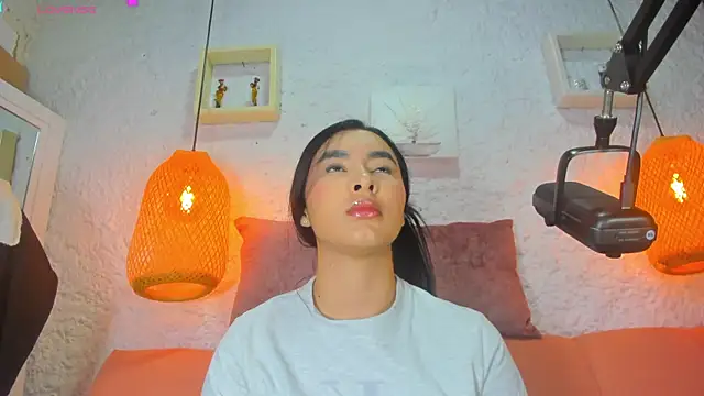 emiily s online show from October 4, 12:03 pm