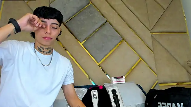 Snapshot of AmberAdams_ chatting on October 19, 5:24 pm AmberAdams online show from October 19, 5:24 pm