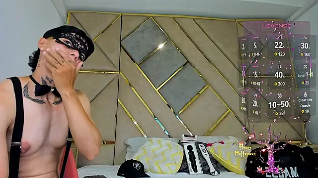 Snapshot of AmberAdams_ chatting on October 31, 2:07 pm AmberAdams online show from October 31, 2:07 pm