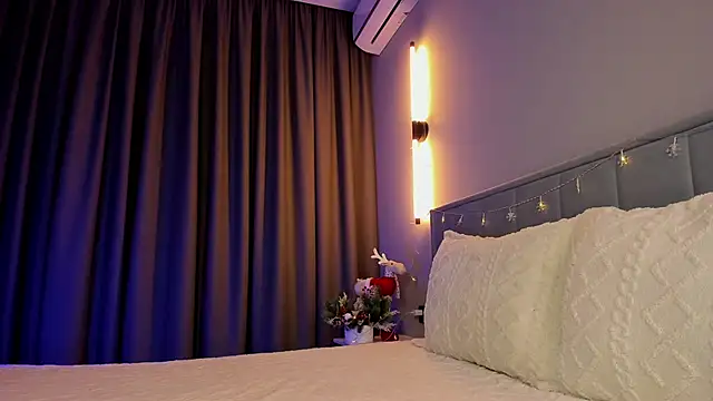 Snapshot of Amazing__bitch chatting on January 7, 7:27 pm Amazing bitch online show from January 7, 7:27 pm