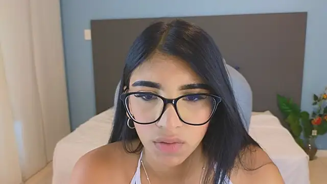 maiaa ruiz online show from October 23, 3:00 pm