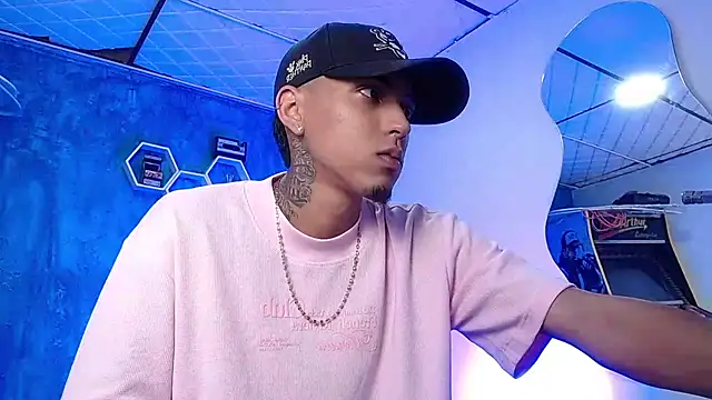 Liam lee online show from December 26, 4:14 pm