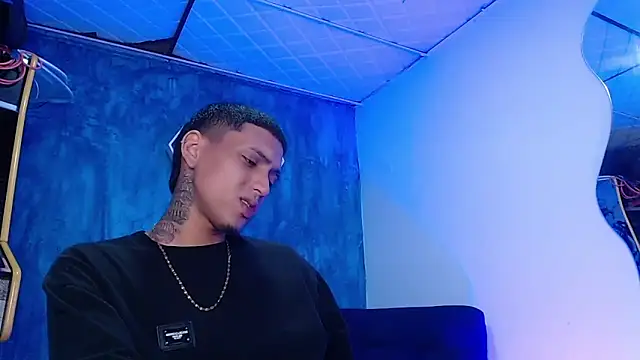 Liam lee online show from February 6, 4:03 pm