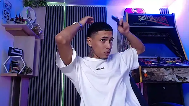 Liam lee online show from March 4, 4:52 pm