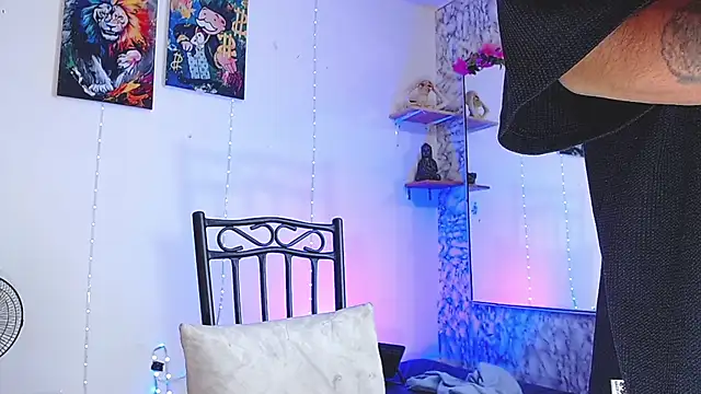 Liam lee online show from October 23, 1:43 pm