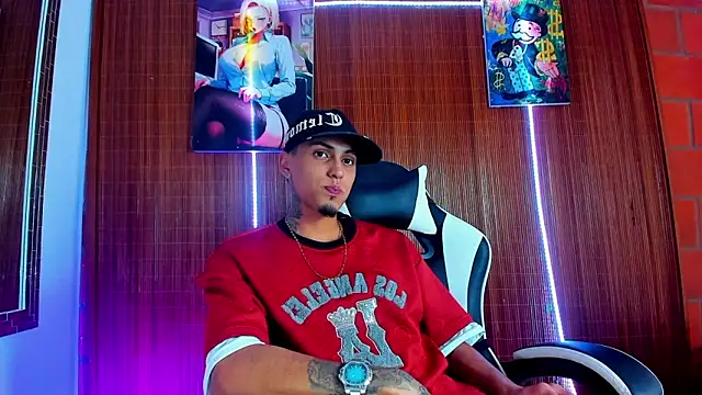 Liam lee online show from February 21, 9:05 pm