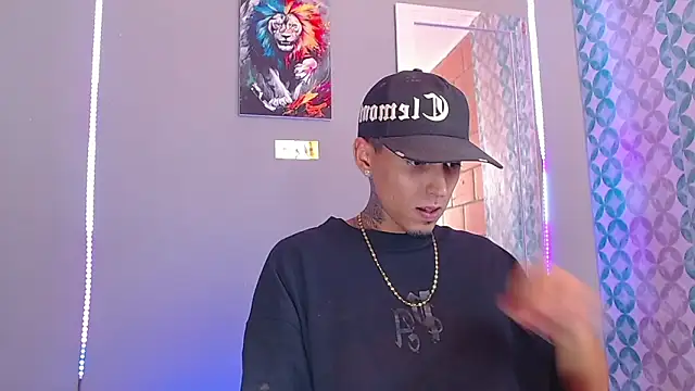 Liam lee online show from April 14, 8:59 pm