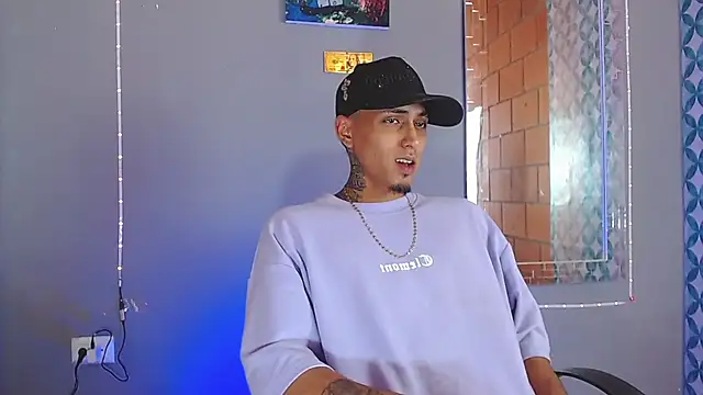 Snapshot of Liam_lee chatting on June 18, 9:08 pm Liam lee online show from June 18, 9:08 pm