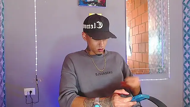Liam lee online show from June 22, 9:01 pm