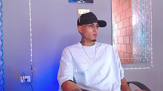 Liam lee online show from June 26, 8:13 pm