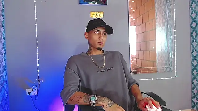 Liam lee online show from July 5, 8:49 pm