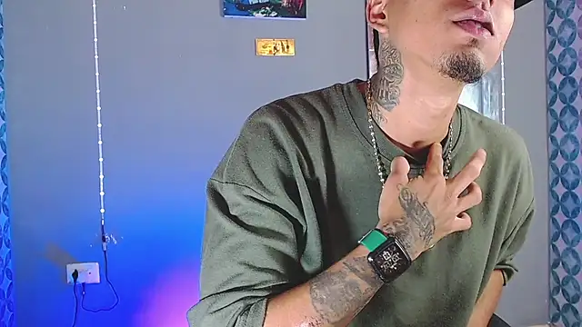 Liam lee online show from July 6, 8:44 pm