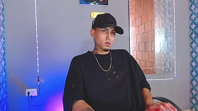 Liam lee online show from July 8, 8:35 pm