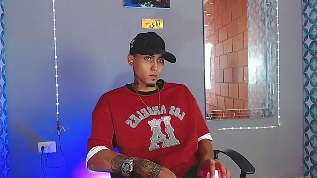 Liam lee online show from July 9, 9:08 pm