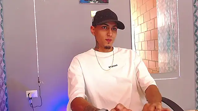 Liam lee online show from July 10, 8:44 pm