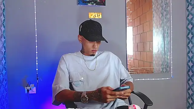 Liam lee online show from July 11, 9:16 pm
